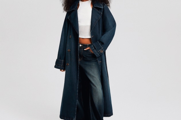 Bershka fait un carton avec ce trench en denim le plus stylé de la rentrée