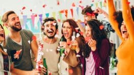 Ce sont les meilleurs signes du zodiaque pour sortir faire la fête selon l'astrologie !