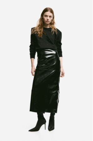 Cohue chez H&M pour cette jupe crayon super glamour et "effet cuir"