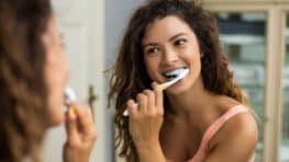Des dentistes dévoilent le meilleur moment de la journée pour se laver les dents !