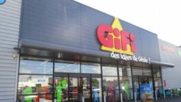 Gifi frappe fort pour Halloween avec une sélection de costumes effrayants