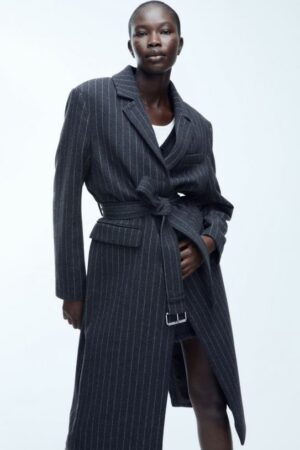 H&M dévoile son manteau en laine mélangé le plus élégant de la saison à moins de 90 euros