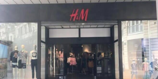 H&M frappe fort avec son incroyable robe longue en maille qui allie confort et élégance