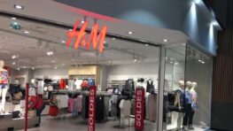 H&M relance le legging des années 90 et cartonne dans tous les magasins !