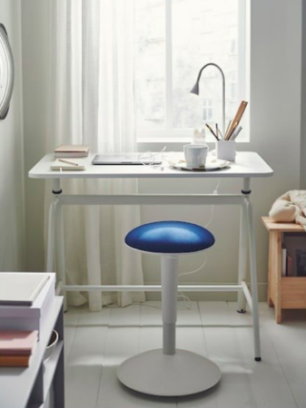 Ikea frappe très fort avec ce bureau qui augmente de hauteur selon vos besoins !-article