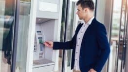 Ils dérobent plus de 80 000 euros aux distributeurs automatiques avec cette terrible technique, ne vous faites plus avoir !