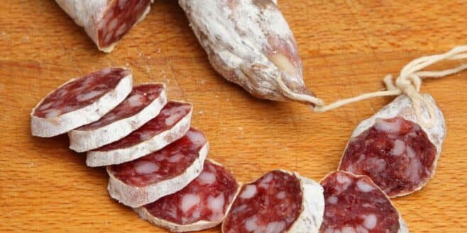 Justin Bridou lance un calendrier de l'avent inédit pour tous les fans de  saucisson ! – Tuxboard