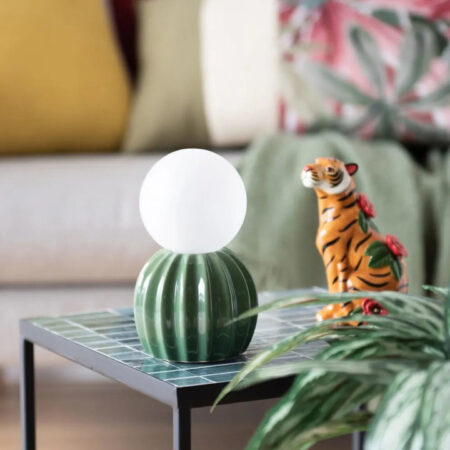 Maisons du monde frappe fort avec cette lampe qui apportera de la chaleur dans votre logement !-article
