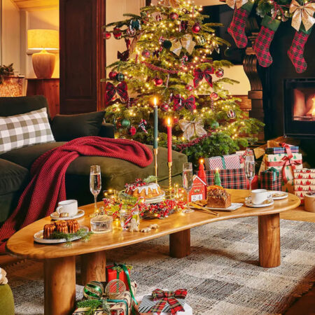 Maisons du Monde anticipe Noël et dévoile une collection féérique pour décorer votre salon