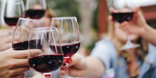 C'est l'alcool que tout le monde boit et qui provoque les plus gros maux de tête