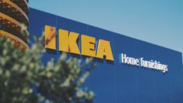 Ikea frappe fort avec le meuble parfait à poser au pied du lit