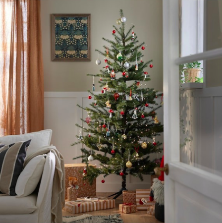 Ikea lance un sapin de Noël artificiel qui semble naturel et qui peut aller dehors !-article