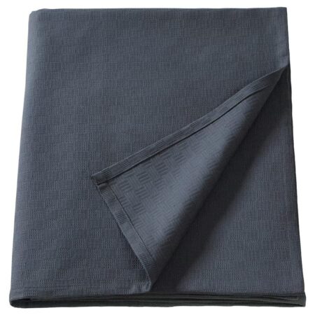 Ikea maintient votre canapé bien au chaud avec ces couvertures à shopper d'urgence !-article