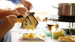 La meilleure boisson pour accompagner une bonne raclette et ce n'est pas du vin