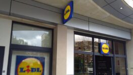 Lidl frappe fort avec sa cave à vin avec porte vitrée et étagères coulissantes