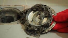 10 astuces super facile à mettre en place pour déboucher vos canalisations plus rapidement !