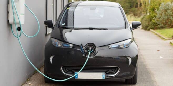 Cette terrible arnaque aux bornes de recharge électrique explose en France ne vous faites plus avoir