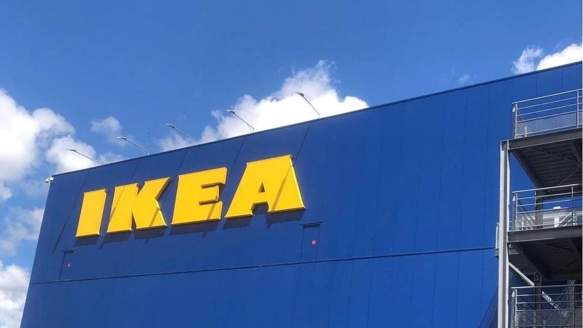 Ikea has the most beautiful champagne glasses for the holiday season