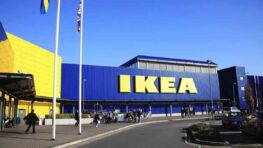 Ikea sort les couverts dorés parfaits pour un repas de Noël réussi