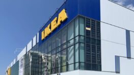 La table de nuit Ikea blanche avec un tiroir à prix totalement fou