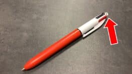 La vraie utilité de la petite boule sur le stylo quatre couleurs et c'est très étonnant
