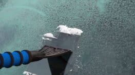 Le produit miracle pour ne plus jamais avoir de givre sur la voiture cet hiver