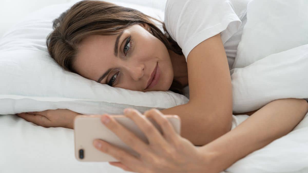 Przestań robić to z telefonem komórkowym po przebudzeniu, jest to bardzo niebezpieczne dla zdrowia – Tuxboard
