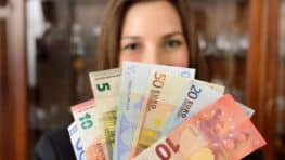 Aide de la CAF ne passez plus à coté de cette aide de 308 euros par mois