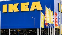 Ikea surprend tous ses clients avec ces 3 nouveaux lampadaires sur pied pour illuminer votre salon