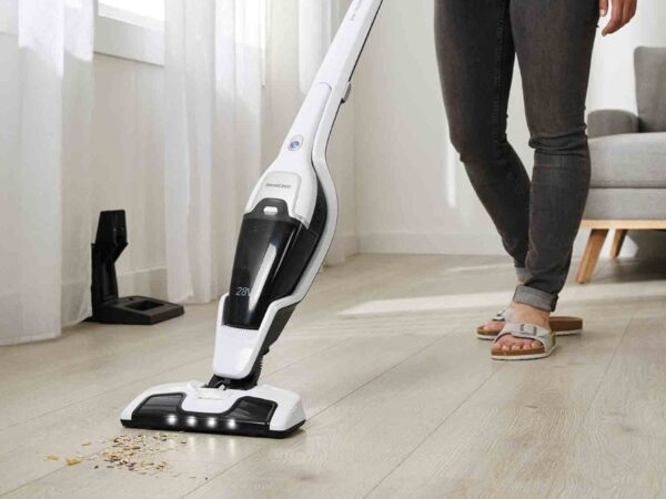 Lidl cet aspirateur 2 en 1 aspire la saleté et peut être utilisé comme serpillère-article