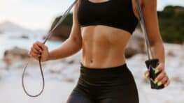 Cet exercice peu connu est le meilleur pour avoir des abdominaux avant l'été