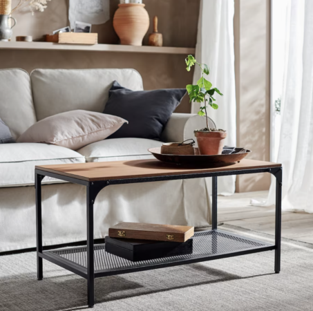 Cohue chez Ikea pour cette table basse élégante qui va apporter du style à votre salon