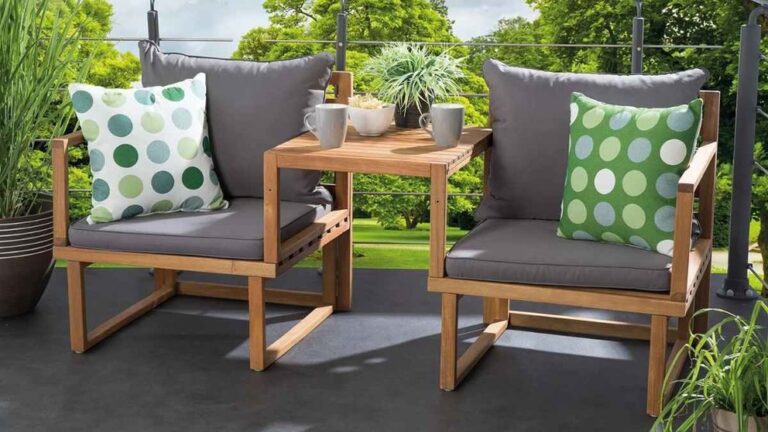 Découvrez ce meuble de jardin de Lidl qui se transforme en table ! 