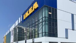 Ikea ressort les meubles stars des années 60 dans une nouvelle collection très colorée