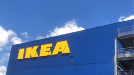 La table de nuit Ikea à 20 euros pour toujours avoir une chambre bien rangée