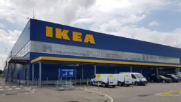 La table de nuit Ikea qui permet de toujours avoir une chambre bien rangée