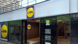 Lidl casse le prix de sa table basse la plus polyvalente pour manger devant la télévision