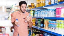 Ne buvez plus ces bouteilles d'eau vendues chez Intermarché elles sont contaminées aux pesticides