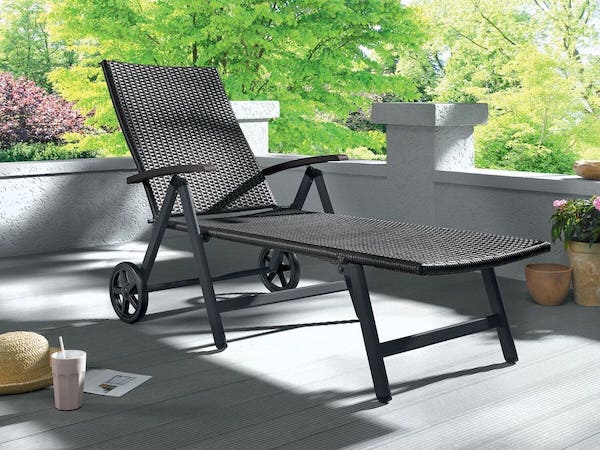 Lidl a la chaise longue parfaite à installer sur une terrasse ou un balcon pour le retour du printemps