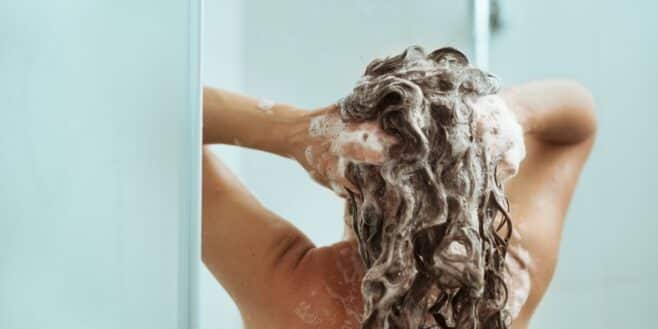 Elle utilise un shampoing pour la première fois et se retrouve atteinte d'insuffisances rénales