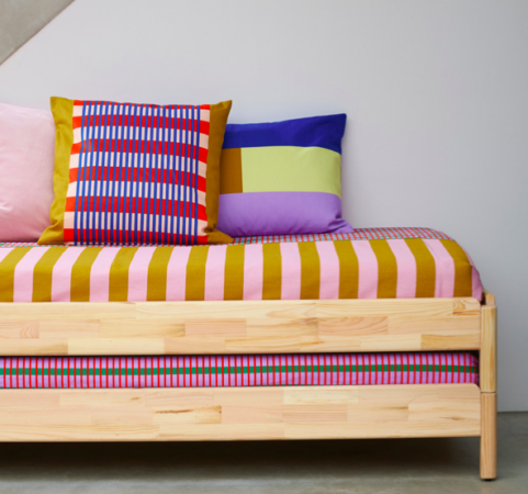 Ikea tease sa nouvelle collection de folie ultra-colorée pour égayer votre logement-article