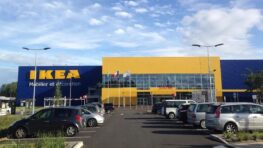 La lampe à poser Ikea qui embellit dès l'entrée jusqu'au salon