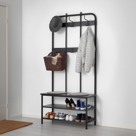 Ikea cartonne avec ce porte manteau multifonctions pour une entrée toujours bien rangée