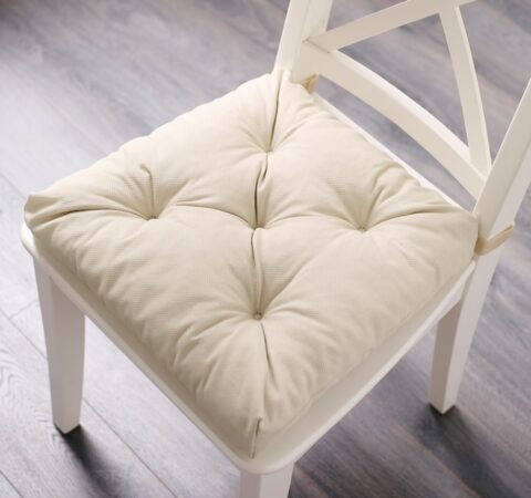 Ikea met fin aux maux de dos avec son coussin tendance et très polyvalent