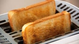 Cette astuce géniale rend vos toasts du petit-déjeuner meilleurs pour la santé