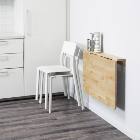 Ikea libère de la place pour manger avec cette table pliante qui se fixe au mur