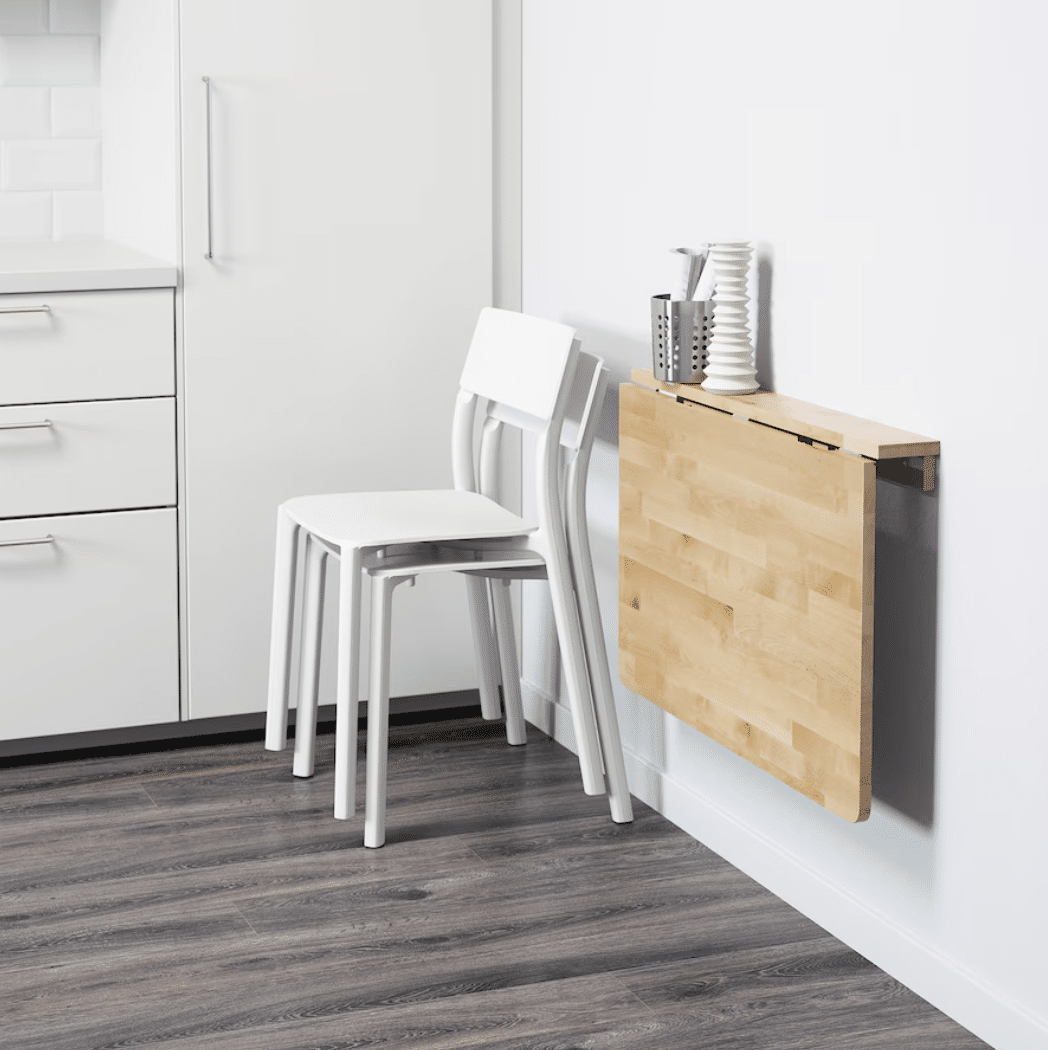 La nouvelle table pliante Ikea qui peut servir d'étagère et ne prend ...