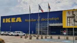 La chaise Ikea la plus avant-gardiste disponible ​​en 4 couleurs à tout petit prix