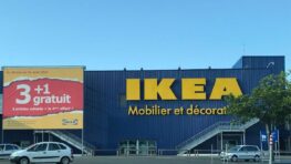 La table Ikea pliante idéale pour les balcons et petites terrasses