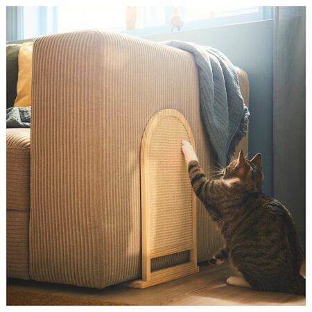 Ikea protègre votre canapé avec ce griffoir à chat ultra design et très discret